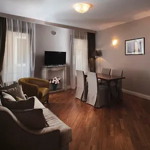 residenza-ducato-corte-contarina.hotelslidodijesolo.com/